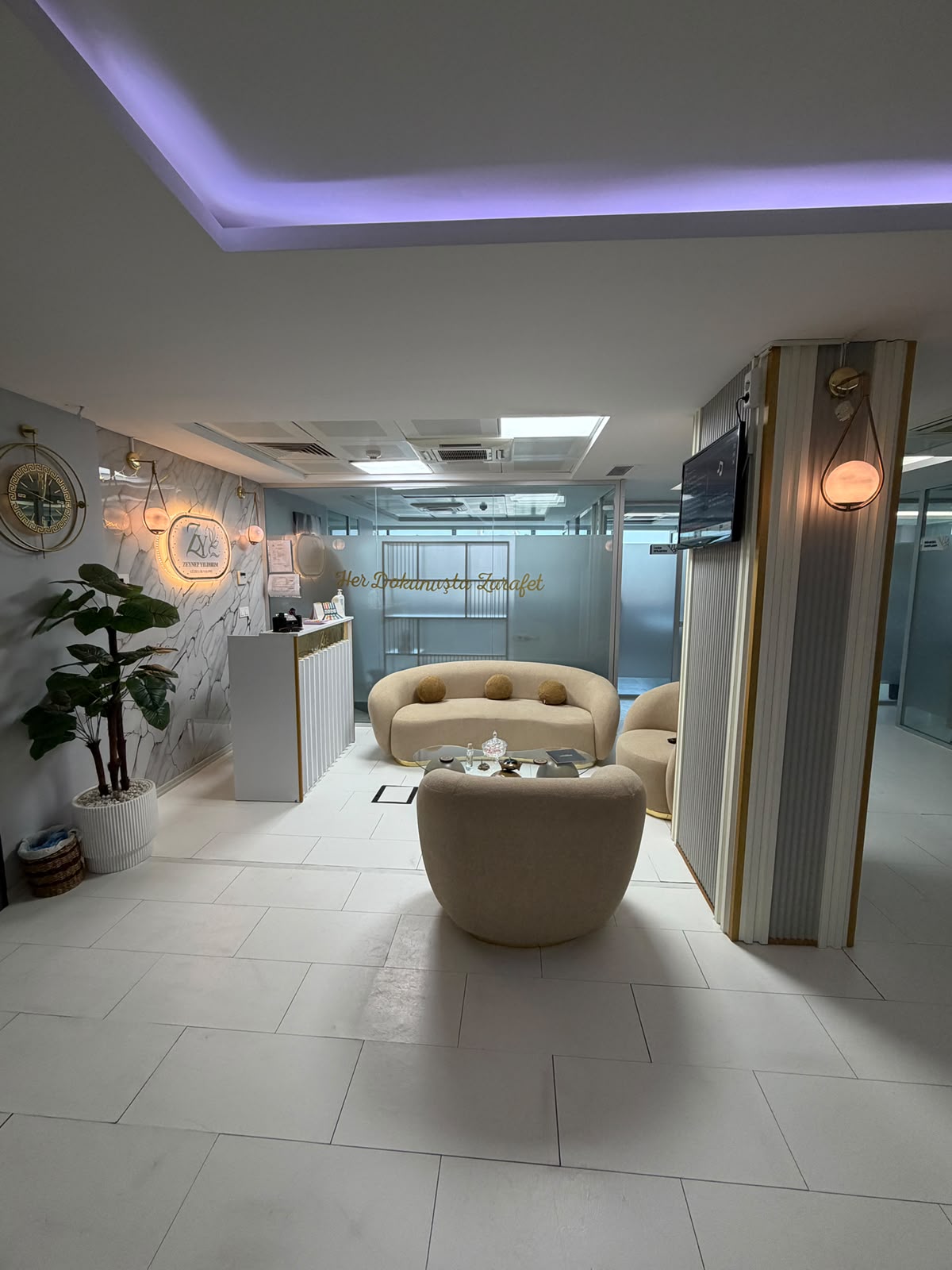Zeynep Yıldırım Güzellik Salonu resepsiyon
